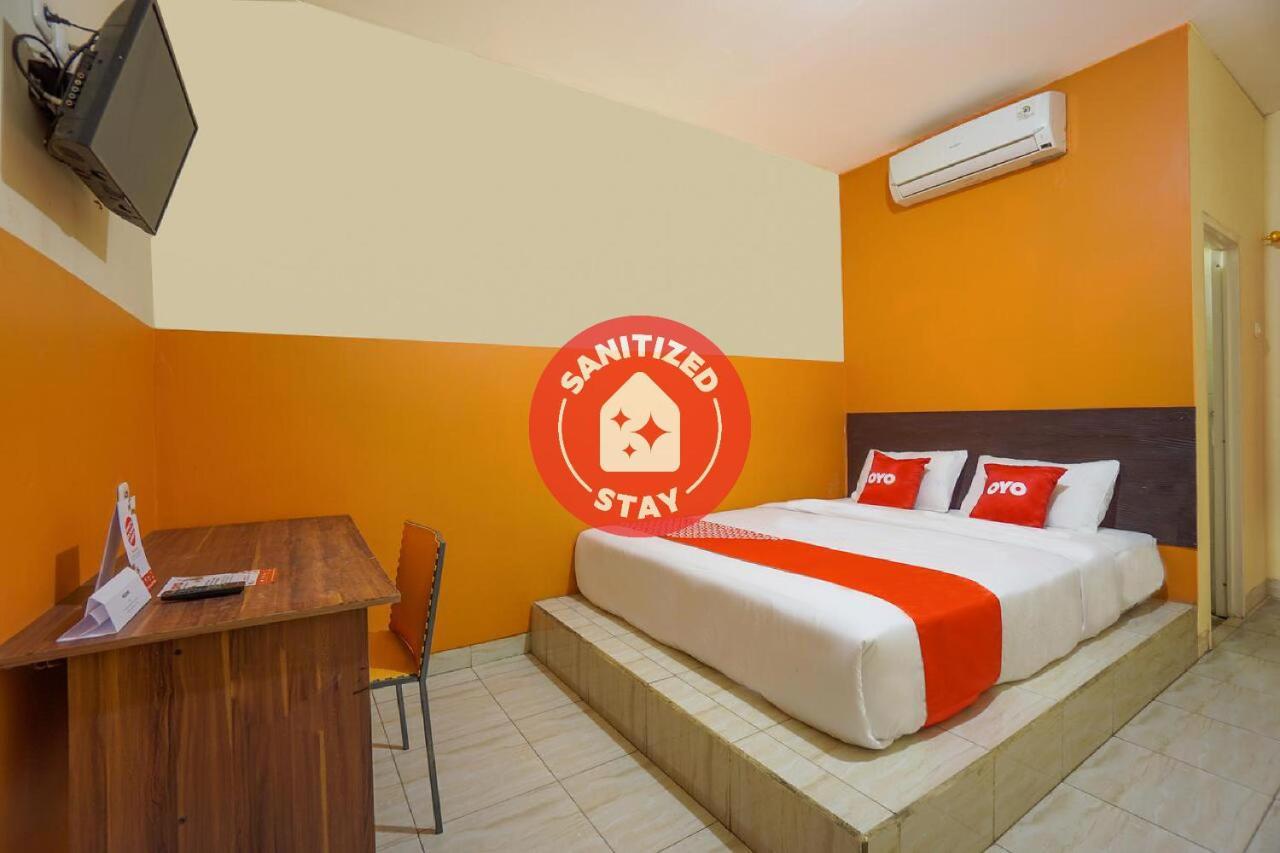 Отель Super Oyo 2639 Oxy Townhouse Манадо Экстерьер фото