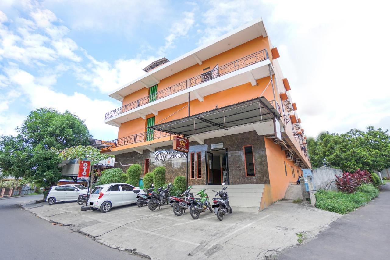 Отель Super Oyo 2639 Oxy Townhouse Манадо Экстерьер фото