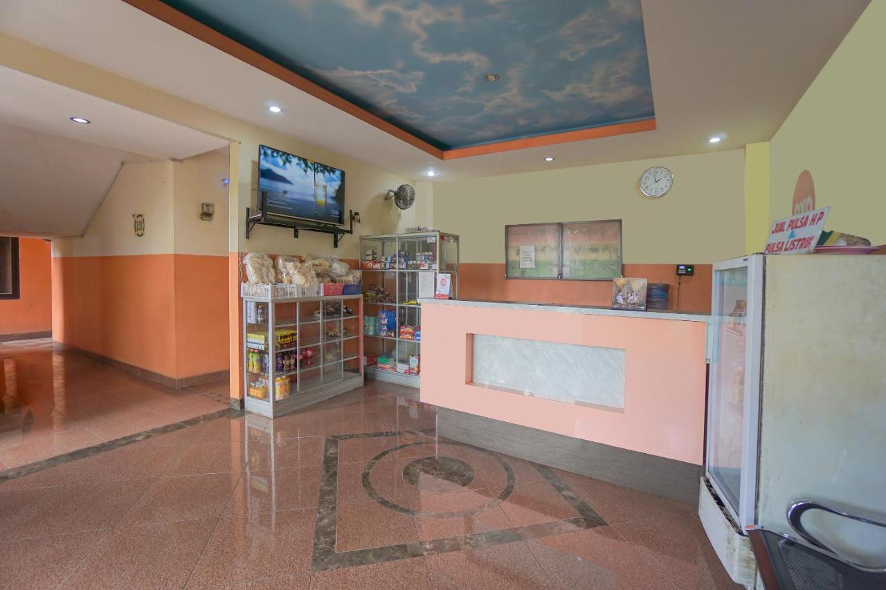 Отель Super Oyo 2639 Oxy Townhouse Манадо Экстерьер фото