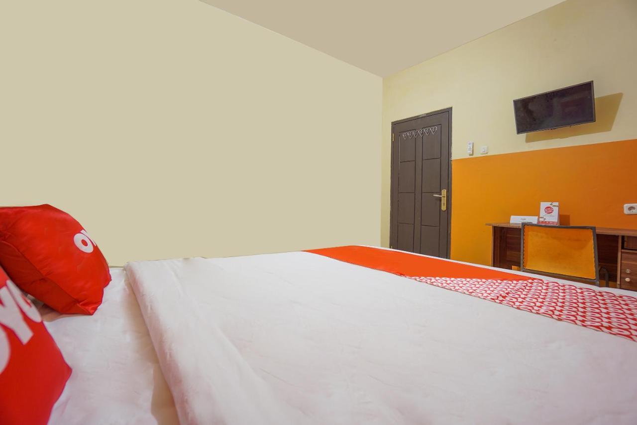 Отель Super Oyo 2639 Oxy Townhouse Манадо Экстерьер фото
